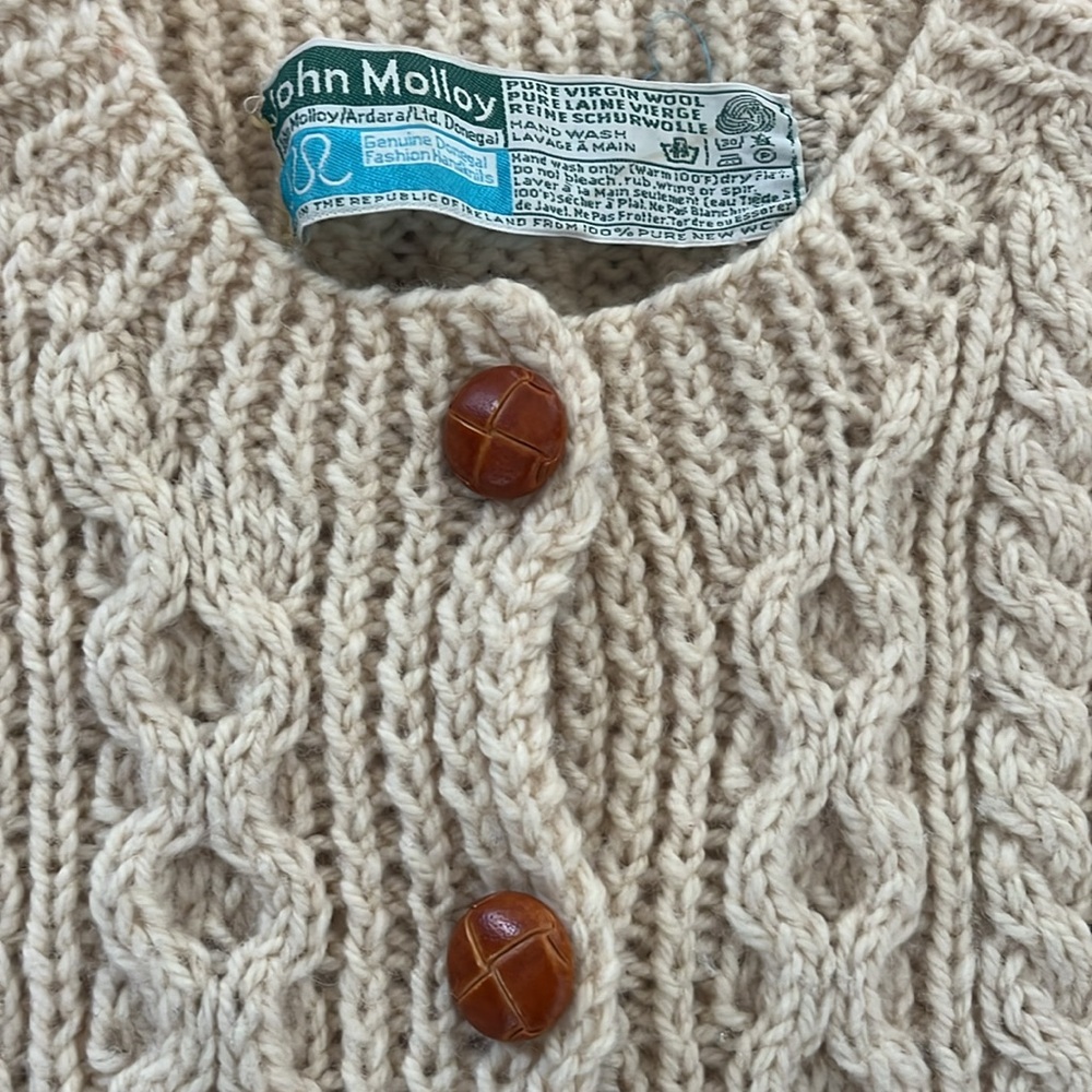 Beautiful Wool Cardigan Sweater - Picture 2 of 3